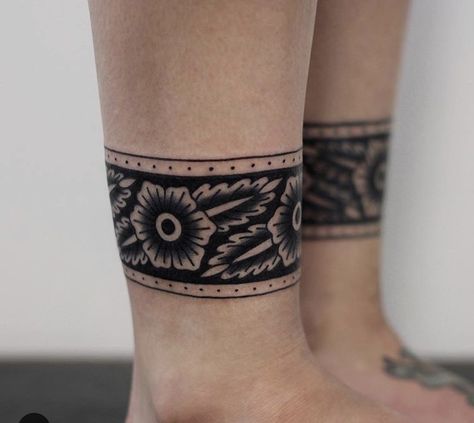 Band Around Ankle Tattoo, Traditional Ankle Band Tattoo, Cuff Tattoo Ankle, American Traditional Band Tattoo, Traditional Arm Band Tattoo, Traditional Band Tattoo, Tattoo Ankle Bracelet, Ankle Cuff Tattoo, Az Tattoo