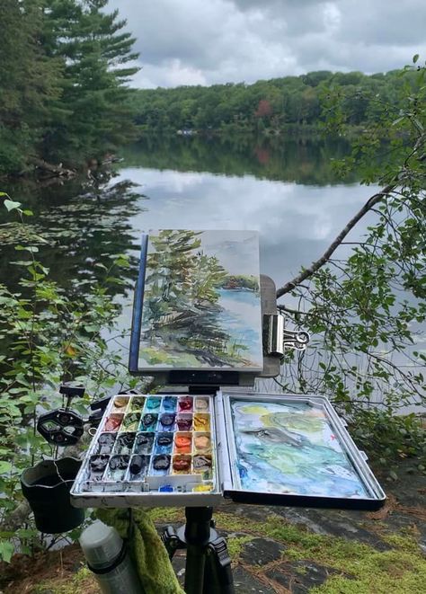 The Best Palettes for Plein Air Painting - OutdoorPainter Plein Air Setup, Watercolor Plein Air Setup, Plein Air Sketch, Plein Air Watercolor Set Up, Plein Air Watercolor Painting, Watercolor Plein Air, Traveling Artist, En Plein Air Painting, Outdoor Painting