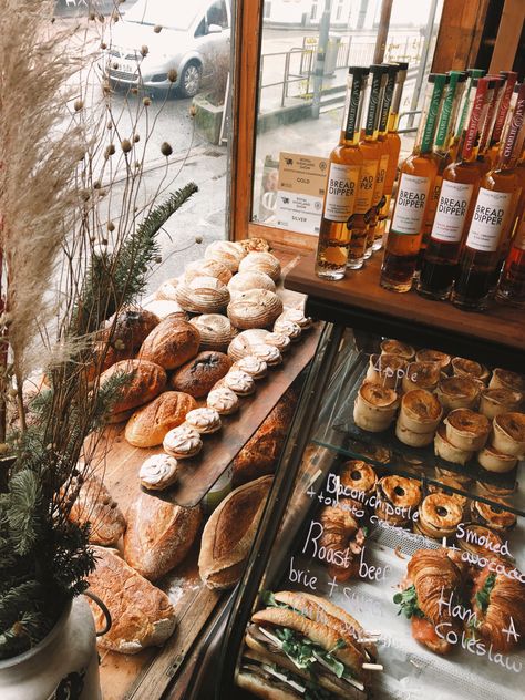 Scotland Coffee Shop, Scottish Bakery, Callander Scotland, Smoothie Shack, Cozy Bakery, Sourdough Bakery, Ireland Photos, Scotland Aesthetic, Scotland Food