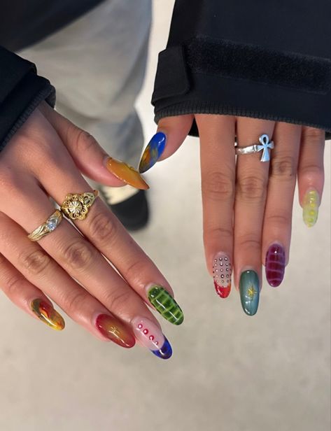 Funky Trendy Nails, Unconventional Nails, Eclectic Nail Designs, Zoifishh Nails, Funky Nails Almond, Kali Uchis Nail Ideas, Artsy Nails Designs, Eccentric Nails, Girl Nail Designs