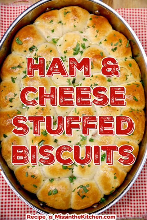 Ham and Cheese Stuffed Biscuits is a delicious way to enjoy leftover ham. Chunks of smoky ham and melted cheese inside garlic butter biscuits is sure to be a family favorite. Deli Ham Recipes, Cheese Stuffed Biscuits, Grand Biscuit Recipes, Stuffed Biscuits, Ham Biscuits, Weekend Brunch Recipes, Sandwhich Recipes, Butter Biscuits, Leftover Ham Recipes