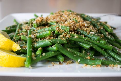 Green Beans with Lemon-Garlic Panko Crumbs Best Green Bean Recipe, Good Green Bean Recipe, Best Green Beans, Rosh Hashanah Menu, Green Bean Recipe, Parmesan Green Beans, Honey Lime Chicken, Green Beans Recipe, Bean Recipe