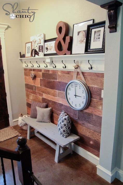 Build a stylish and functional shelf with coat hooks for your entrance or mud room.  Tutorial by Shanty 2 Chic. Diy Plank Wall, Wood Plank Walls, Mud Rooms, Diy Entryway, Casa Country, Hallway Wall, Plank Walls, Room Deco, Mud Room