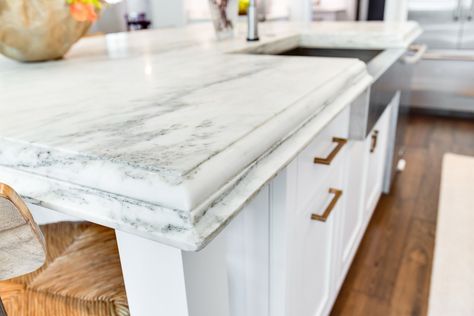 Italian marble and Danby marble from Vermont are quite different in look and durability. So, which is best for kitchen countertops and bathroom vanities? Vermont Danby Marble Countertops, Danby Marble, Marble Countertops Bathroom, New Kitchen Inspiration, Marble Kitchen Counters, Top Kitchen Trends, Kitchen Countertop Ideas, Marble Kitchen Island, Marble Countertops Kitchen