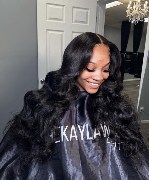 Glueless Quick Weave, Weave Curls, Black Girls Hairstyles Weave, Cap And Gown Pictures, Air Style, Middle Part Hairstyles, Curls Hair, Weave Styles, Hair Idea