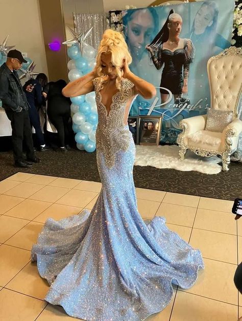 2k24 Prom, 15 Year Girl, Hoco Fits, Prom Things, Prom 2k24, Dress For 15, Future Model, Bratz Doll Outfits, Prom Inspiration