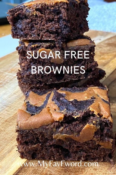 Best healthy brownies I have ever made. No sugar, no flour and no oil or butter and chewy, gooey deliciousness. These brownies are low in calories and high in protein. Healthy and nutritious ingredients that you can eat evert day. This is an every day dessert you can feel good about eating. #sugarfreebrownies #healthybrownies #oatbrownies #bananabrownies No Sugar No Flour Desserts, No Flour No Sugar Recipes, Low Sugar Brownies, No Sugar No Flour Recipes, Sugar Free Chocolate Brownies, Low Fat Brownies, Low Calorie Brownies, Sugar Foods, No Sugar Desserts