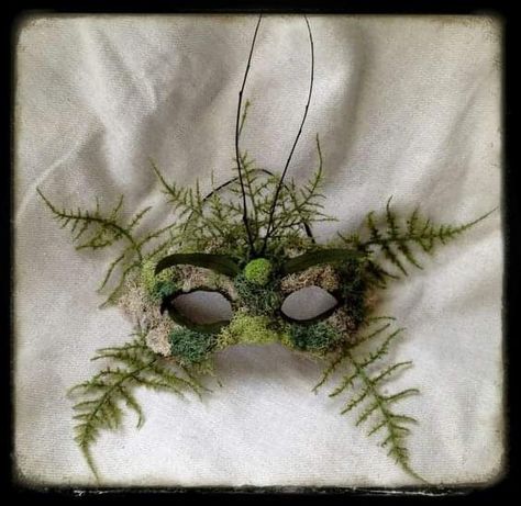 Halloween Nature, Nature Mask, Mother Nature Costume, Woman Mask, Halloween Accessories Hair, Nature Spirits, Fairy Clothes, Masks Masquerade, Halloween Hair