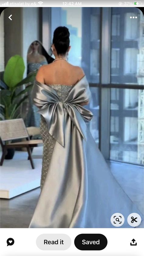 Plus Size Wedding Guest Outfits, Baju Kahwin, Fashion Draping, Accessories Beach, Carpet Outfits, Fashion Show Dresses, Wedding Dresses For Kids, Trendy Outfit Ideas, Draping Fashion