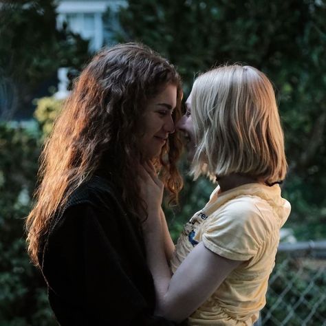 Rue And Jules, Estilo Zendaya, Forever My Girl, Cher Horowitz, Series Movies, Sabrina Carpenter, Bitter, Movies Showing, Serie Tv