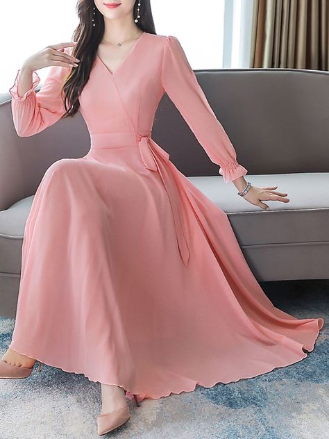 Muslim Long Dress Design, Beautiful Gowns Classy, Simple Gown Designs, Frock Styles, Gown Party Wear, Frock Fashion, Simple Gowns, Frock For Women, Kids Frocks Design