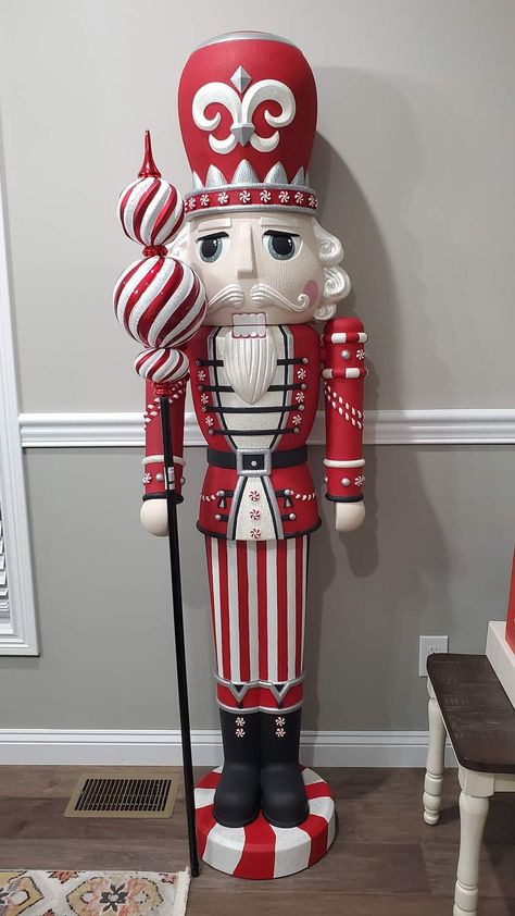 Porch Nutcracker, Painted Nutcracker, Diy Nutcracker, Nutcracker Figures, Nutcracker Decor, Nutcracker Christmas Decorations, Christmas Crafty, Holiday Crafts Christmas, Progress Pictures