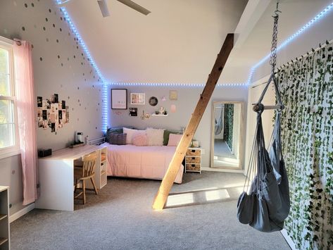 Aesthetic Double Bedroom, Room For 2 Sisters Aesthetic, Aesthetic Rooms For Two Sisters, Aesthetic Room For 2 Sisters, Astheic Girls Room, Room Ideas For Two Sisters, 0 5 Pictures, Teenager Bedroom Design, Glam Bedroom Decor