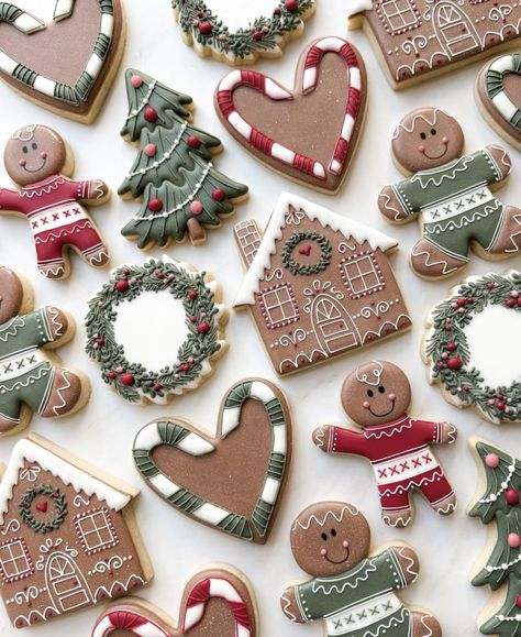 Gingerbread Cookie Decorations Ideas, Christmas Sled Cookies, Elegant Christmas Cookies Royal Icing, Fancy Gingerbread Cookies, Gingerbread Cookies Colorful, Whimsical Christmas Cookies Decorated, Gingerbread Cookie Design Ideas, Gingerbread Decorated Sugar Cookies, Christmas Decor Cookies