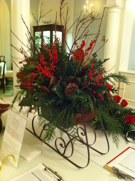 Sleigh Table Centerpiece, Sleigh Decorating Ideas Christmas, Christmas Sled Arrangements, Sleigh Christmas Centerpiece, Christmas Sleigh Arrangements, Christmas Table Centerpieces Diy, Christmas Sleigh Centerpiece, Sleigh Flower Arrangement, Sleigh Centerpiece