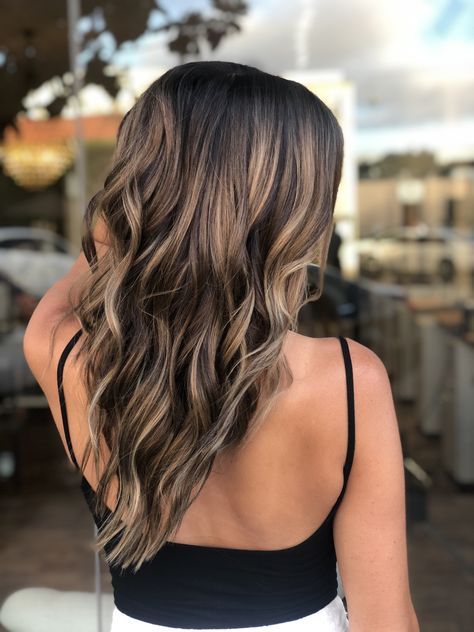 Natural Lived In Balayage Brunette, Darker Bronde Balayage, Brown Hair Reverse Balayage, Reverse Bayalage Brunette, Hair Melt Brown Balayage, Dimensional Brunette Summer, Dark Brunette Hair Ideas, Half Head Foils Brunette, Reversed Balayage