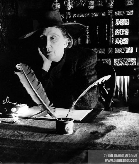 Edith Sitwell, Bill Brandt, Weird Photography, Quill Pen, Gerson, Sleep Walking, Victorian London, Dramatic Style, People Of Interest