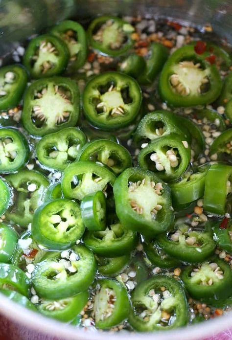 Beer Glazed Candied Jalapeños - Mantitlement Cheese And Cracker Platter, Canning Peppers, Pickled Jalapeno Peppers, Candied Jalapenos, Chile Jalapeño, Pickled Jalapeño, Jalapeno Recipes, Pickled Garlic, Tom Yum