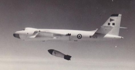 Vickers Valiant, Raf Aircraft, Gloster Meteor, Avro Vulcan, Canadian Military, Air Force Aircraft, Jet Age, Military Hardware, British Aircraft