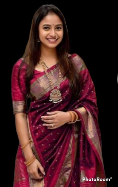 Bollywood Saree Blouses, Bridal Sarees South Indian, Paithani Saree, Purple Saree, Indian Silk Sarees, Simple Sarees, Bridal Sarees, Art Silk Sarees, Silk Saree With Blouse