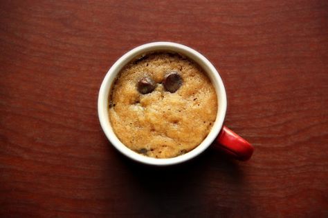 Chocolate Cookie In A Mug, Eggless Chocolate Cookies, Chocolate Chip Mug Cookie, Mug Cookies, Microwave Chocolate Chip Cookie, Chip Mug, Cookie In A Mug, Cake Mug, Chocolate Crinkles