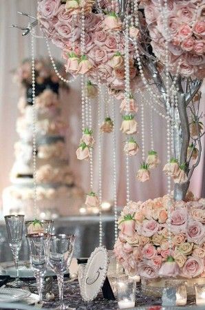 Pearl Garland, Flowers Hanging, Pearl Crafts, Tafel Decor, Mod Wedding, Deco Floral, Mors Dag, Pearl Wedding, Arte Floral