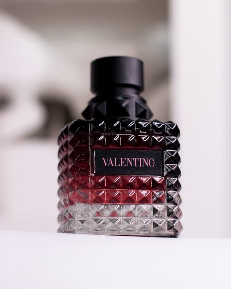 New favourite scent has entered the chat 💬 👀 This @valentino.beauty fragrance Born in Roma Donna Intense is honestly sooooo good 🤤 It’s sweet, floral and s*xy. Basically all I want from a perfume is in this cute, little bottle. I think it’s perfect for evening as it’s quite deep, intense (duh!) and sensual. Very long-lasting. I always get compliments when wearing it, which is so nice 😎. Valentino’s Born in Roma Intense fragrance features a captivating amber floral blend, highlighted by a ... Valentino Donna Born In Roma Intense, Valentino Born In Roma Intense, Valentino Intense, Born In Roma Valentino, Born In Roma Intense, Valentino Donna Born In Roma, Valentino Born In Roma, Valentino Perfume, Perfume Luxury