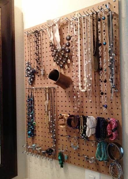 Wall Pegboard, Wall Display Case, Pegboard Display, Jewelry Organizer Diy Wall, Jewerly Organizer, Pegboard Organization, Jewerly Displays, Nice House, Diy Wand