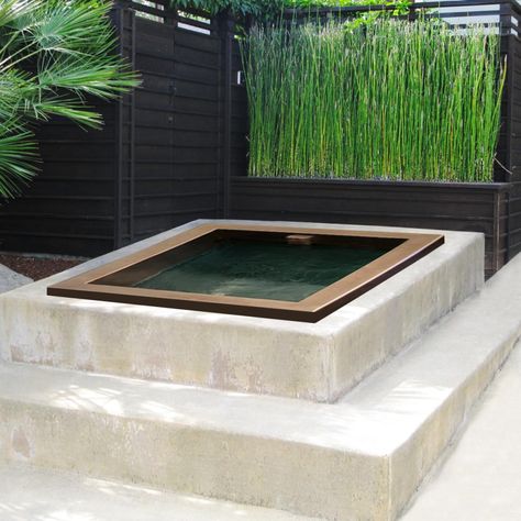 Diy Cold Plunge, Cold Plunge Pool, Patio Chico, Ideas De Piscina, Kleiner Pool Design, Outdoor Hot Tub, Cold Plunge, Mini Pool, Small Pool Design