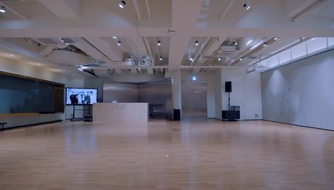 Sm Entertainment Building Interior, Zepeto Stage Background, Dance Studio Design, Practice Room, Dance Room, Dance Rooms, Sm Entertainment, Dance School, Irish Dance