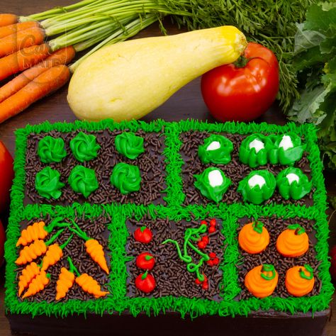 Vegetable Garden Cake Ideas, Veggie Cake, Vegetable Garden Cake, Garden Theme Cake, Garden Theme Birthday, Garden Birthday Cake, Farm Event, Veggie Cakes, Cake Design Tutorial