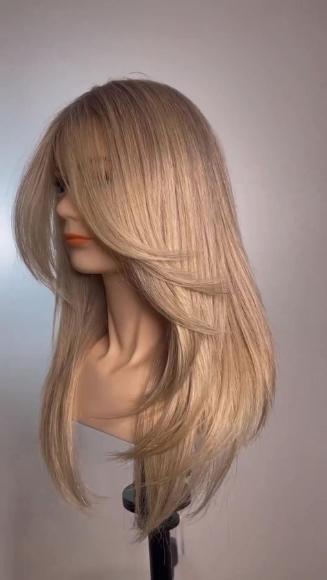 Shoulder Length Hair With A Lot Of Layers, Unstyled Haircuts Long, Fall 2023 Hair Color Trends Straight Hair, Butterfly Haircut Straightened, What Is A Butterfly Haircut, Butterfly Haircut Long Hair Blonde, Butterfly Haircut On Straight Hair Not Styled, C Haircut, Hair Cuts For Girls Butterfly