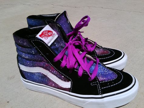 Vans Shoes High Tops, Diy Goth Clothes, Vans High Tops, Beautiful Galaxy, Galaxy Converse, Galaxy Vans, Sk8 Hi Vans, Cute Vans, Vans High