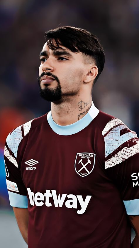 West Ham Wallpaper, Football Or Soccer, Textured Haircut, West Ham United, Gerson, Soccer Boys, Could Play, West Ham, Soccer Players