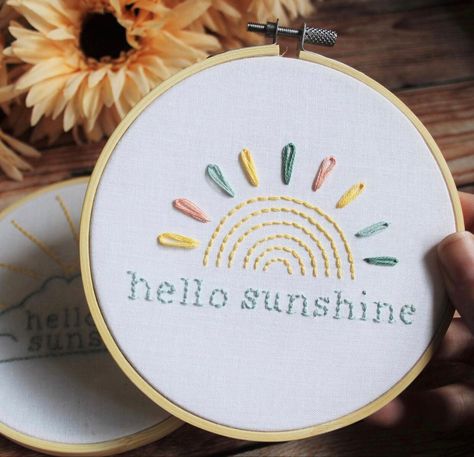 Cute Simple Embroidery Ideas, Embording Design, Newborn Embroidery Ideas, Embroidery Sunshine, Baby Embroidery Patterns, Summer Embroidery Designs, Easy Embroidery For Beginners, Embroidery For Kids, Hippie Embroidery