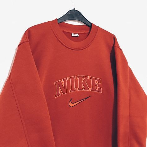 Hoodie Gang, Nike Vintage Sweatshirt, Oversized Tshirt Outfit, Sweat Vintage, Vintage Nike Sweatshirt, Nike Sweatshirt, Outfit Jeans, Nike Vintage, Lazy Outfits