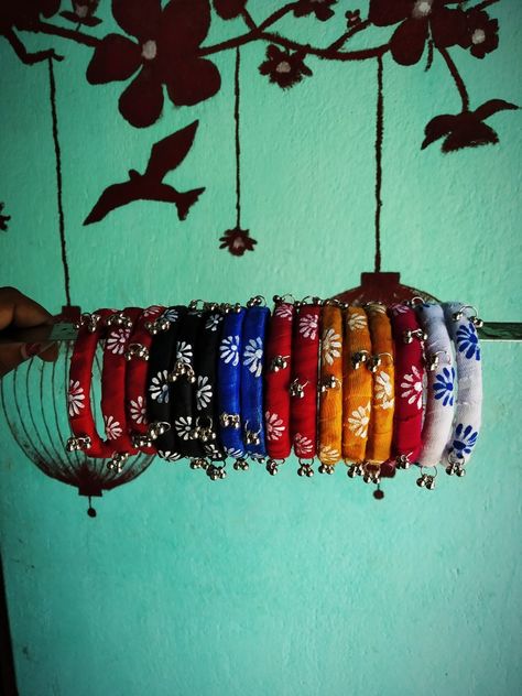 Navaratri Outfits, Cloth Bangles, Navratri Diy, Diy Bangles, Navratri Jewellery, Fabric Bangles, Diy Crafts Earrings, Junk Jewellery, Hand Embroidered Jewelry