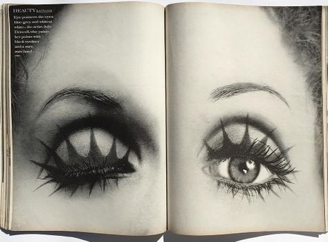 The eyes of Julie Driscoll photographed by Richard Avedon, Vogue August 1st 1968 60s Graphic Liner, 60s Inspired Tattoos, Julie Driscoll, Art Deco Makeup, 60s Makeup, Real Techniques Brushes, August 1st, Richard Avedon, Goth Makeup