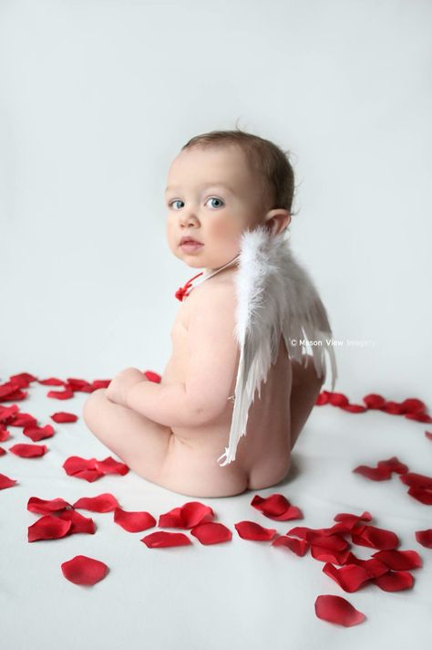 Baby And Mom Valentines Photoshoot, Valentine Photoshoot Babyboy, Valentines Day Photoshoot Ideas Baby, Mom And Baby Valentine Pictures, Baby Valentine’s Day Photo Shoot, 1st Valentines Day Baby Photo Shoot, Baby Cupid Photoshoot, Sibling Valentines Photos, February Baby Photoshoot