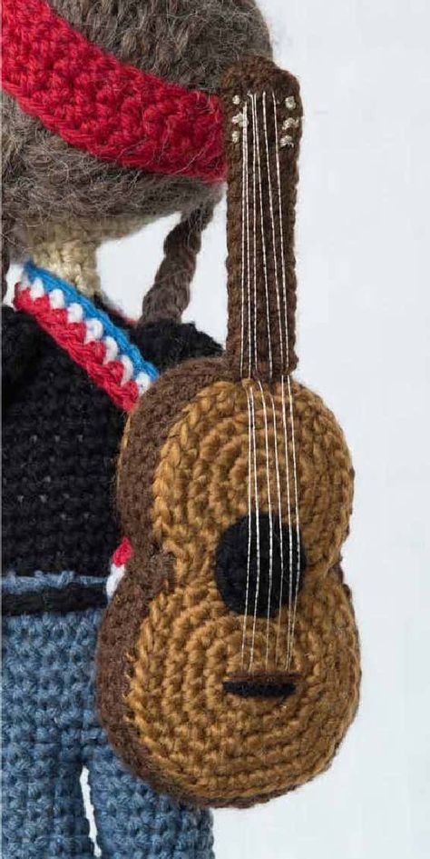 Crochet Violin Free Pattern, Crochet Guitar Pattern Free, Amigurumi Guitar, Fast Crochet Patterns, Crochet Guitar, Crochet Music, Necklace 2022, Guitar Patterns, Fast Crochet