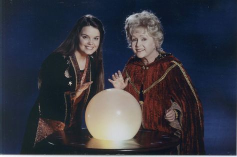 Halloweentown Kimberly J Brown, Disney Halloween Movies, Halloween Town Movie, Disney Channel Movies, Old Disney Channel, Teens Movies, Disney Channel Original, Debbie Reynolds, Film Disney