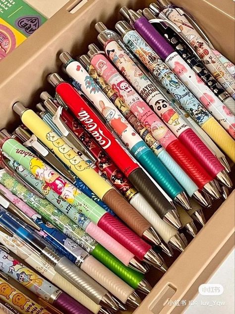 Japanese School Supplies, Studying Stationary, Pretty School Supplies, Stationery Obsession, Cute Stationary School Supplies, Cute School Stationary, Kawaii School Supplies, School Writing, Stationary Supplies