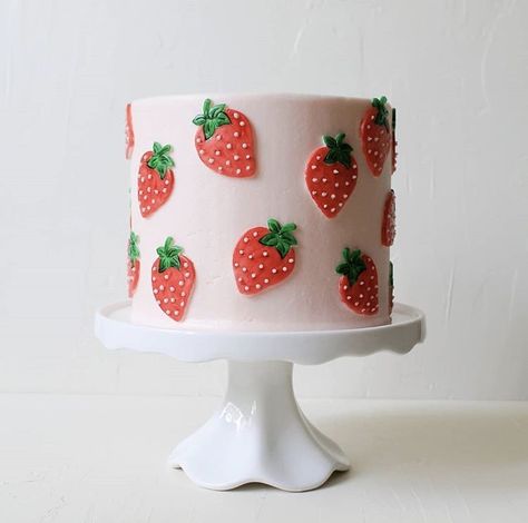 Strawberry First Birthday Cake Smash, Smash Cake Strawberry First Birthdays, Very Berry First Birthday Cake, Berry 1st Birthday Cake Smash, Berry 1st Birthday Smash Cake, First Birthday Girl Berry Theme, Strawberry Smash Cake First Birthdays, Berry First Birthday Smash Cake, Berry 1st Birthday Cake