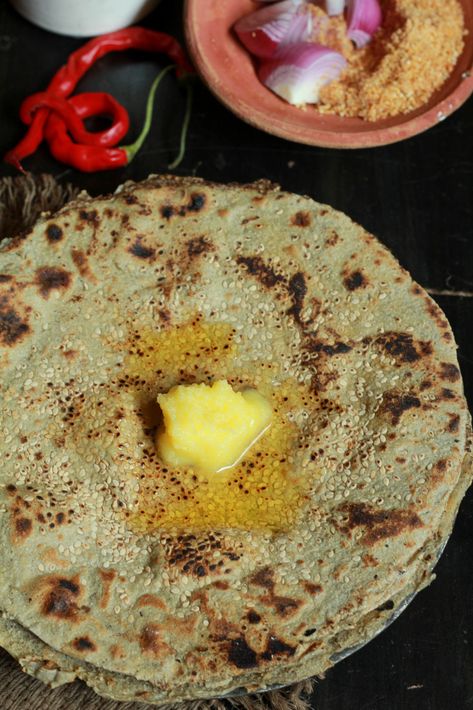 Bajri bharkri makes for a healthy alternative to wheat or rice. Bhakri Recipe, Indian Meals, Roasted Cauliflower Salad, Indian Flat Bread, Indian Veg Recipes, Flat Breads, Lemon Tahini Dressing, Veg Food, Naan Recipe