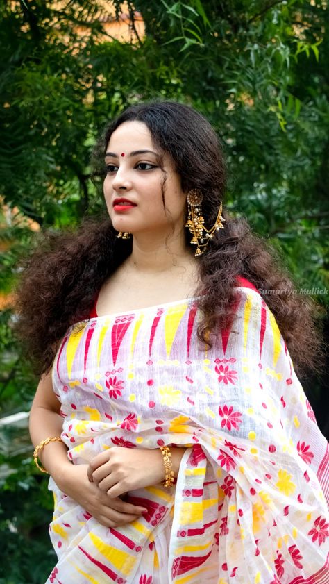 Saree Look Bengali, Saraswati Puja Saree Look Bengali, Durga Puja Saree Look, Puja Saree Look, Saraswati Puja Saree Look, Durga Puja Look, Bengali Durga Puja, Kolkata Durga Puja, Saraswati Puja