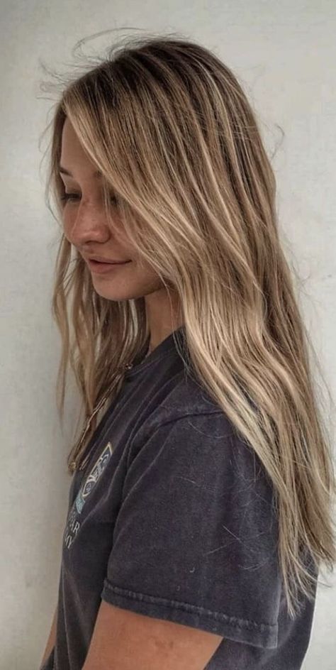 Sarah Outer Banks, Summer Hairstyles For Straight Hair, Cameron Hair, Ideas For Hairstyles, Surf Hair, Hairstyles For Summer, Hairstyles For Straight Hair, Surfer Hair, Summer Blonde Hair