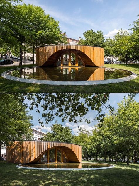 Info Center Design, Wood Slat Exterior, Reflection Pool, Tourist Center, Wood Architecture, Studios Architecture, Architecture Design Sketch, Reflecting Pool, Architectural Photographers