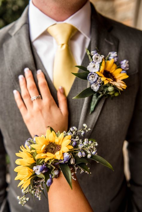 Sunflower Corsage, Prom Flowers Corsage, Prom Corsage And Boutonniere, Wrist Corsage Prom, Prom Pictures Couples, Yellow Prom, Prom Pics, Sunflower Themed Wedding, Prom 2020