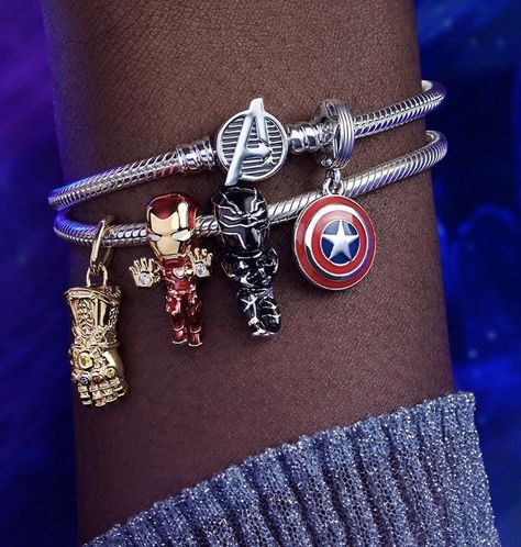 Pandora Charm Bracelet Marvel, Marvel Pandora Bracelet, Marvel Pandora, Avengers Bracelet, Pandora Marvel, Marvel Jewelry, Наташа Romanoff, Pandora Bracelet Charms Ideas, Pandora Charms Disney