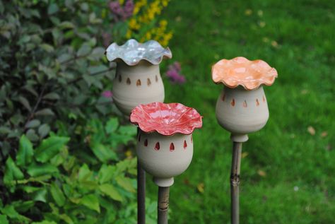 Small Bird Bath, Ceramic Poppy, Poppy Seed Pods, Ceramic Poppies, Seed Heads, Garden Pottery, Garden Ornament, Poppy Seed, Ceramic Birds